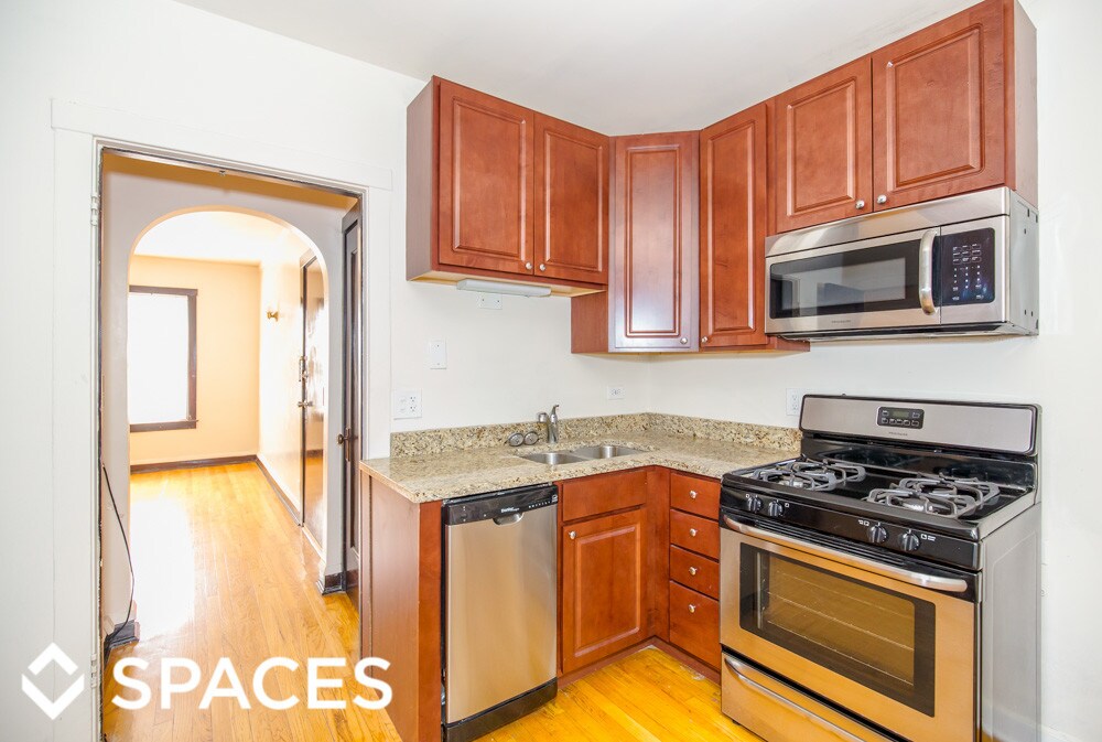 Foto principal - 2102 W Ainslie St