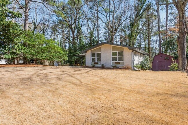 Foto del edificio - 2542 Warwick Cir NE