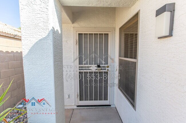 Building Photo - 2219 E Ruby Ln