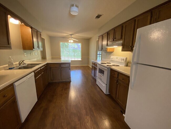 Building Photo - 3 BEDROOM 2 BATHROOM MEMPHIS RENTAL HOME