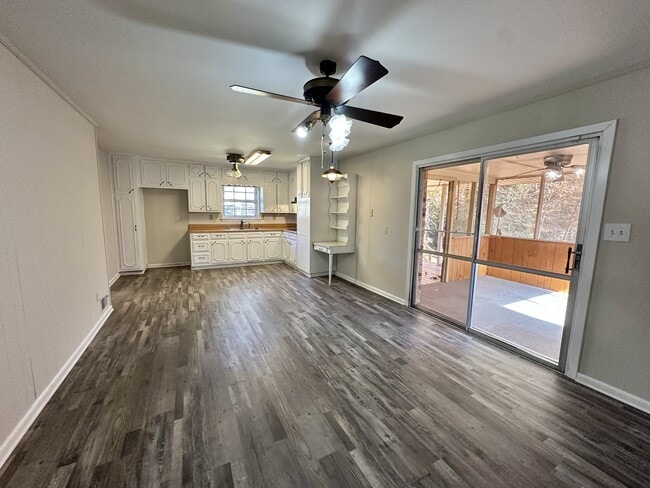 Foto del edificio - 2805 2nd Pl NW