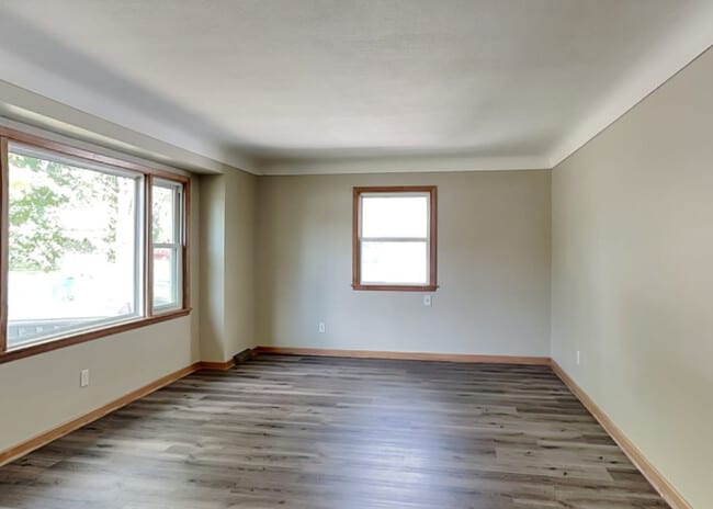 Building Photo - 452 N Alexander St