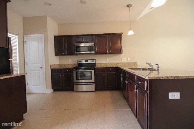 Building Photo - 3 br, 2 bath Townhome - 355 High meadows