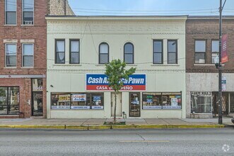 Building Photo - 7048 N Clark St