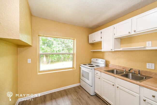 Building Photo - Charming Simplicity with Room to Grow