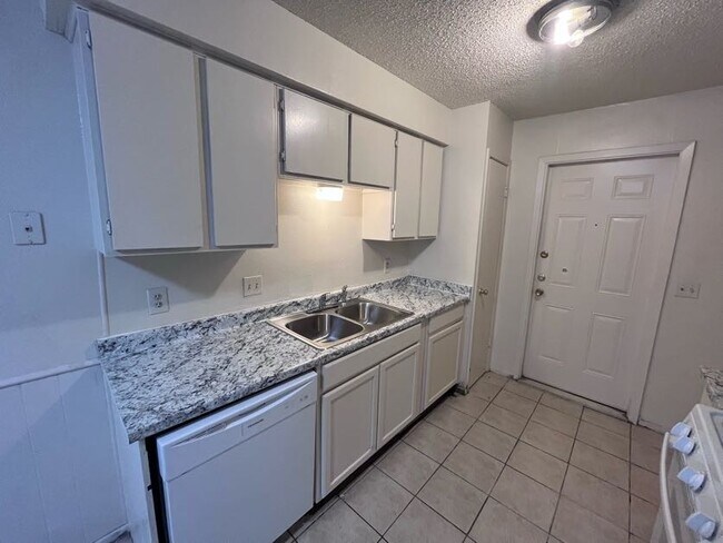 Building Photo - 2505 Chaparral Trail