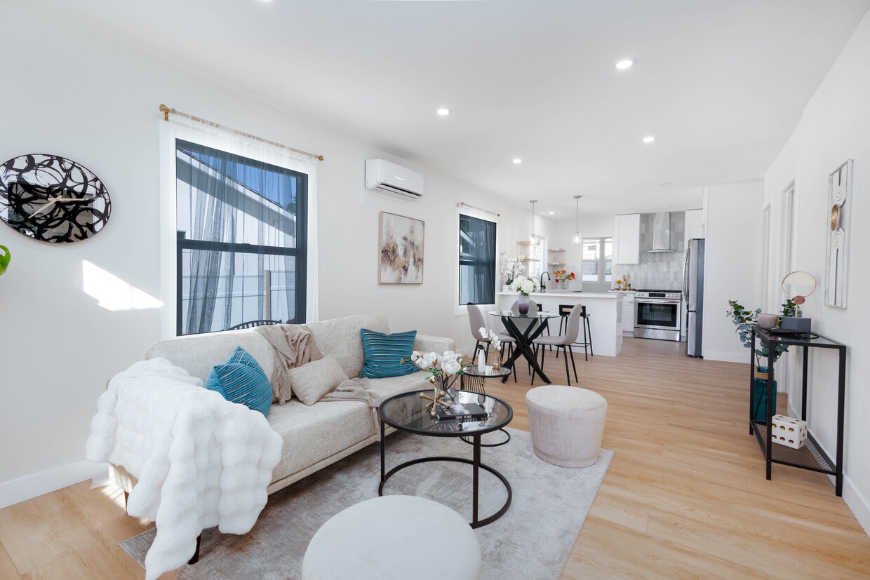 Foto principal - 2267 Las Flores Dr