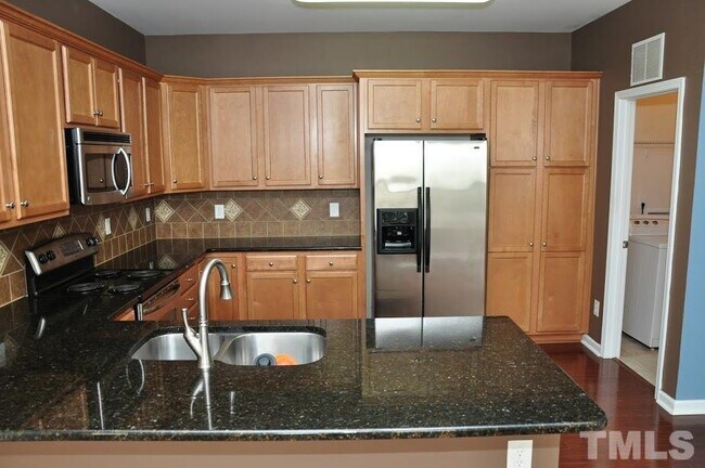 Building Photo - 1109 Somers Dr