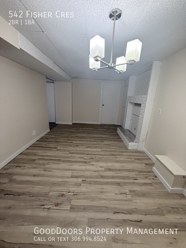 Building Photo - 542 Fisher Crescent