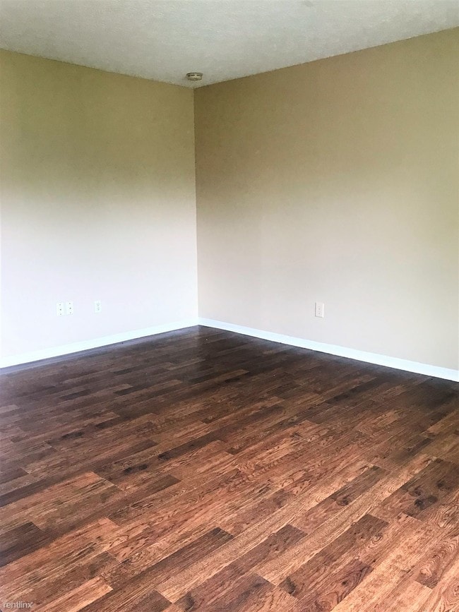 Building Photo - 2 br, 1.5 bath Condo - 5688 Crossing Ct