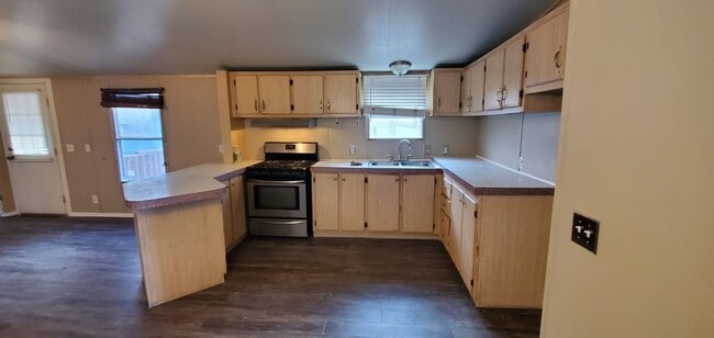 Building Photo - Charming 3 bedroom 2 bath Mobile home in Sunland Park NM!!