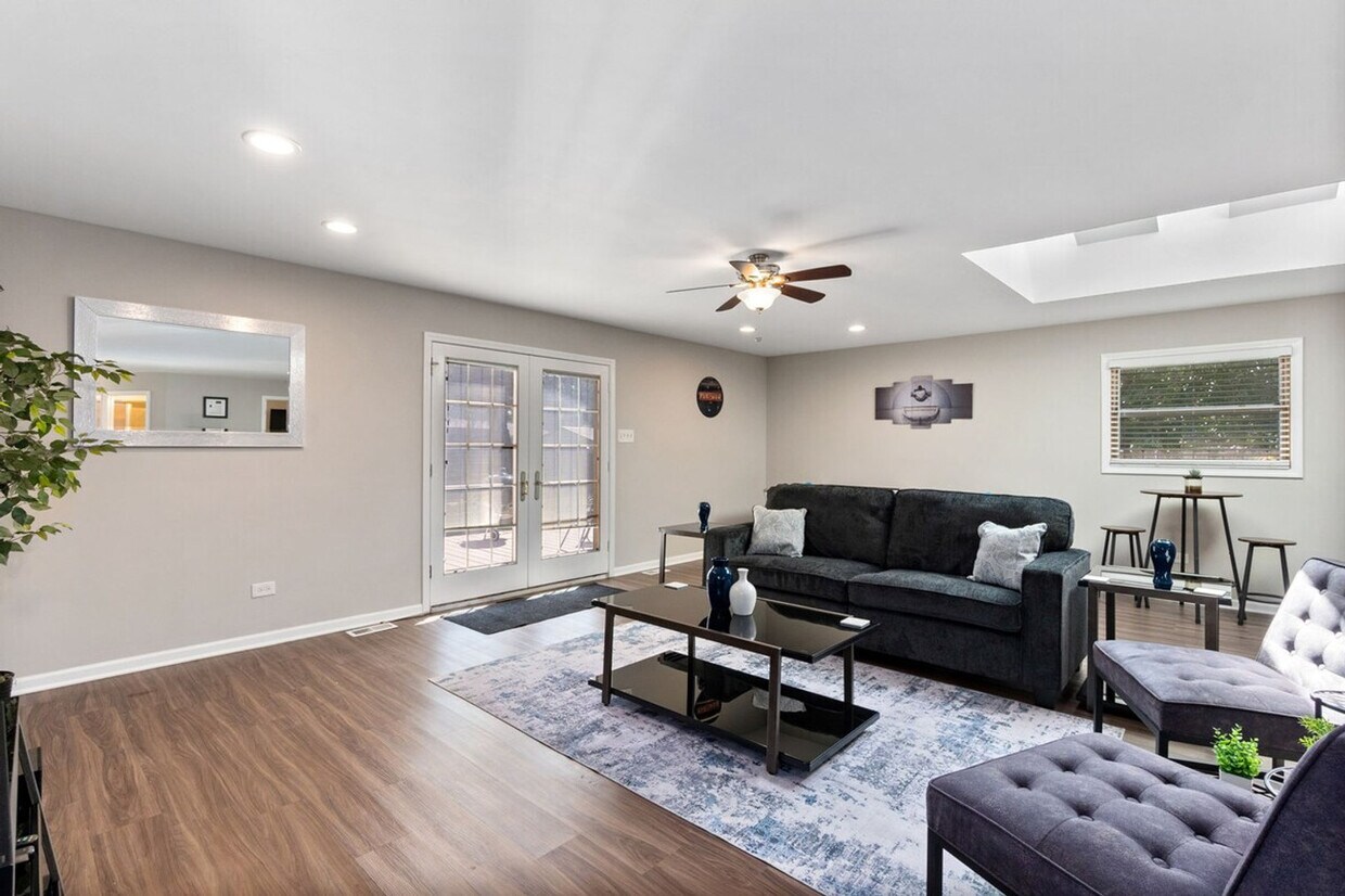 Foto principal - 6815 W 87th St