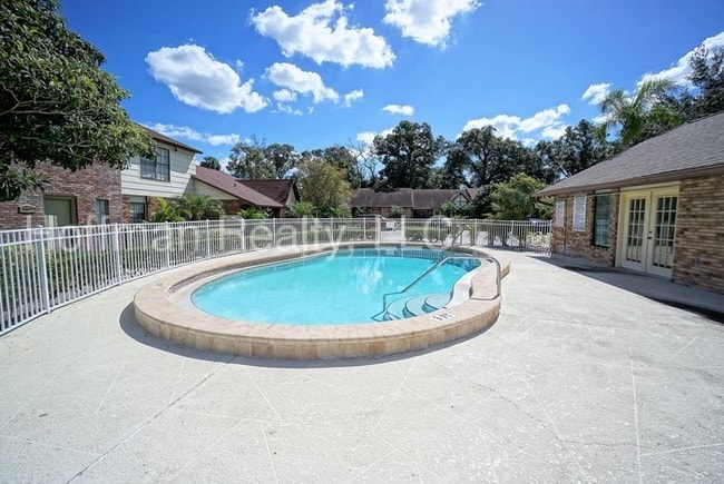 Building Photo - 3432 Sunrise Villas Ct N