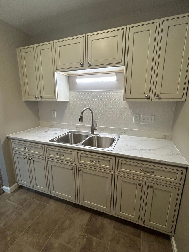 Foto del edificio - 5452 Dunmore Dr