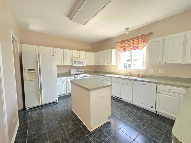Building Photo - 25949 Brooks Farm Rd