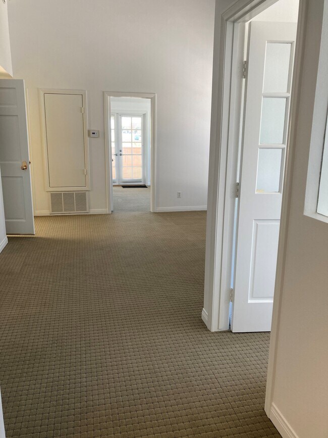 living room - 2470 S Coast Hwy