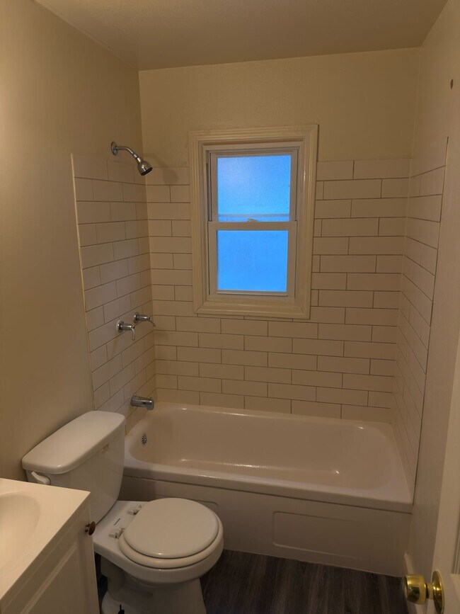 Foto del edificio - 4026 Belfore Dr