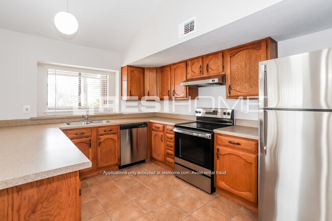 Building Photo - 4525 Larner St