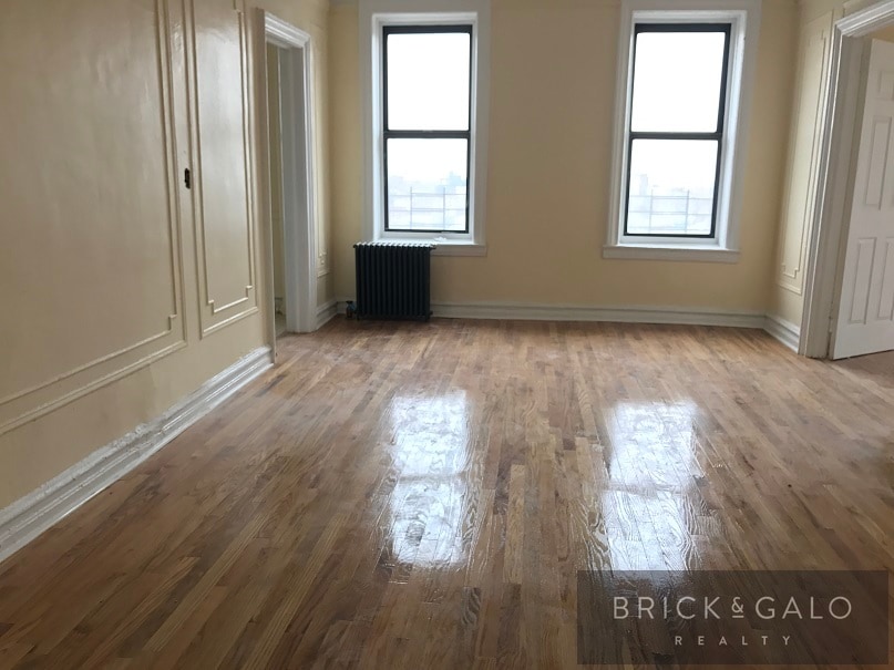 Primary Photo - 388 Midwood St