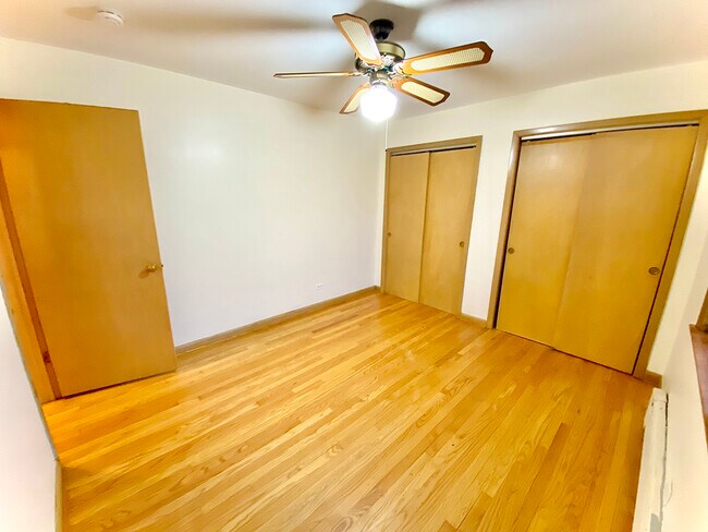 Building Photo - 8707 N Oketo Ave
