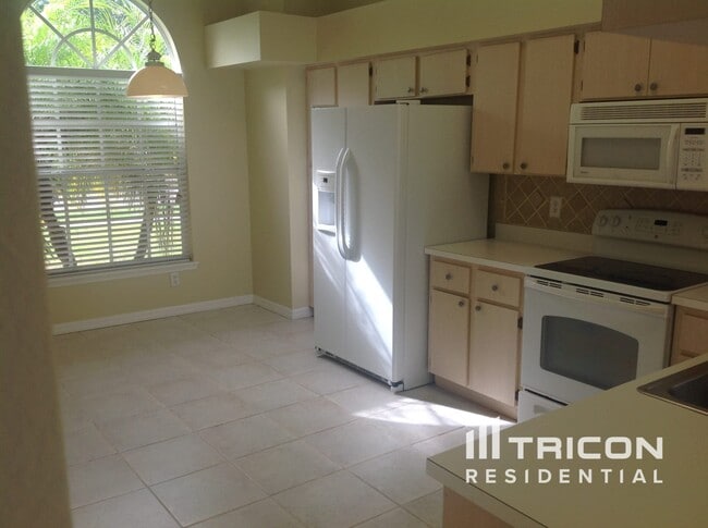 Building Photo - 13445 Beechberry Dr