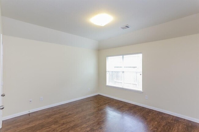 Dormitorio secundario - 21431 Wilona Way
