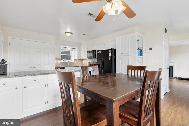 Building Photo - 14340 Rehfield Ct