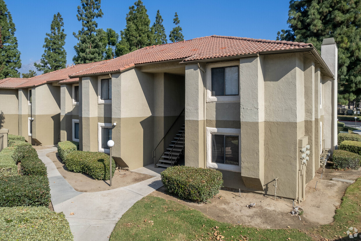 Primary Photo - La Serena Apartments