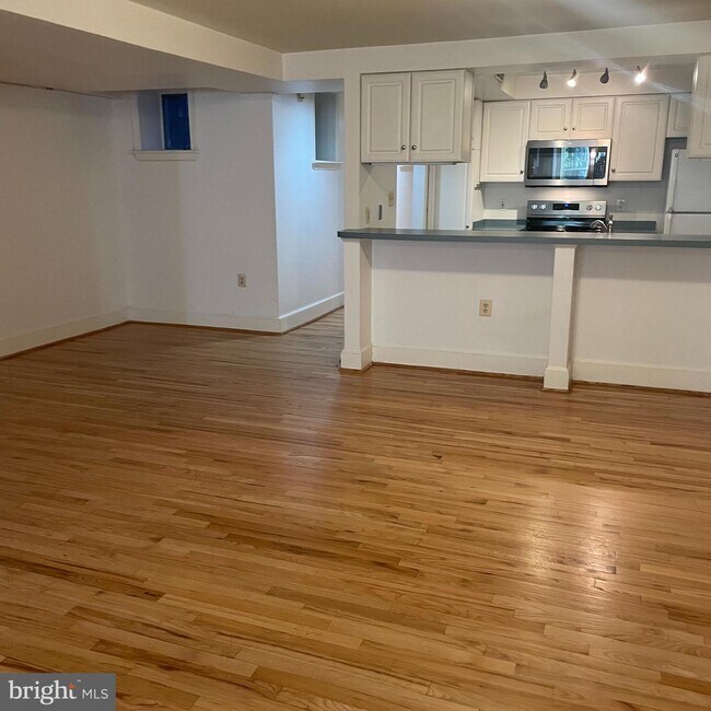 Foto del edificio - 1631 R St NW