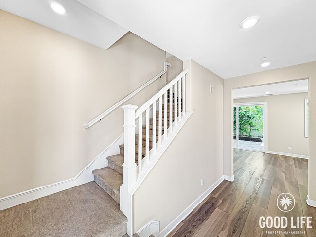 Building Photo - Stunning 3BD/2.5BA Home in Carlsbad with Private Yard, Soaking Tub & 2-Car Garage