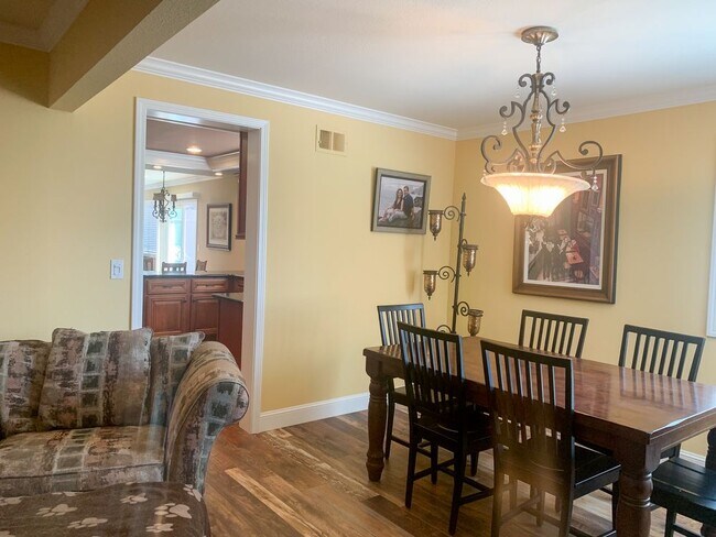 Foto del edificio - Alum Rock Park Hillside 4 Bedroom Home