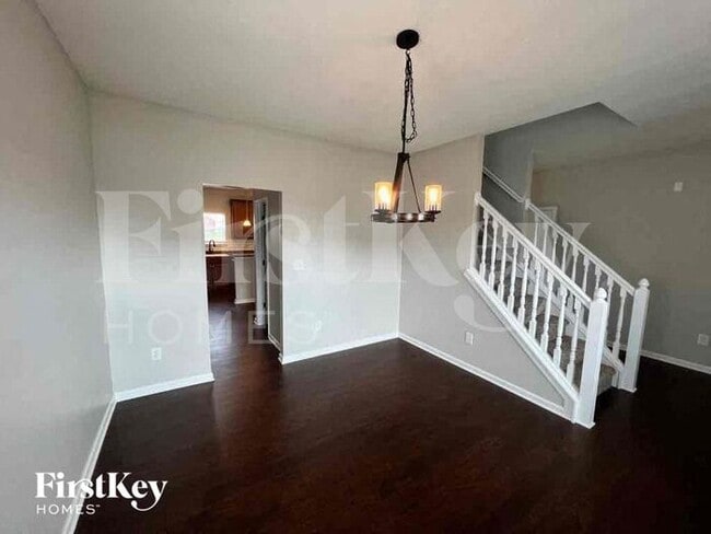 Building Photo - 8858 Hemingway Dr