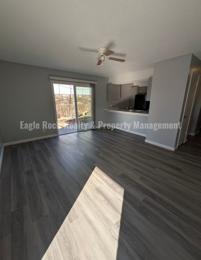 Building Photo - East Tulsa Duplex Unit for Rent (2beds/1.5baths)