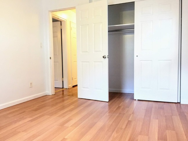 Building Photo - 2 bedroom with All Utilities included