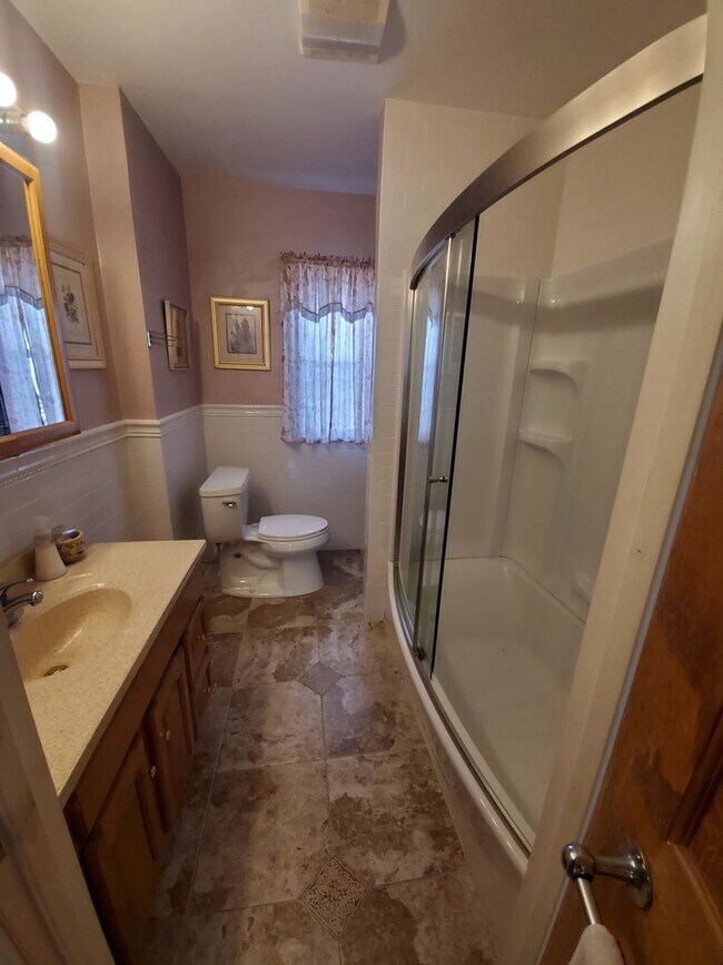 Foto del edificio - Great Deal in Allston! 5-Bed, 3-Bath