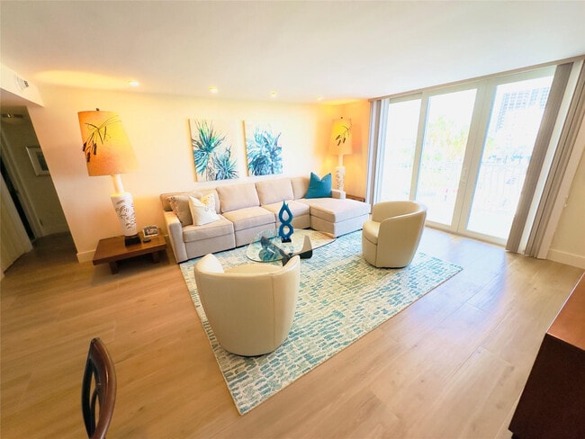 Building Photo - 1 Las Olas Cir