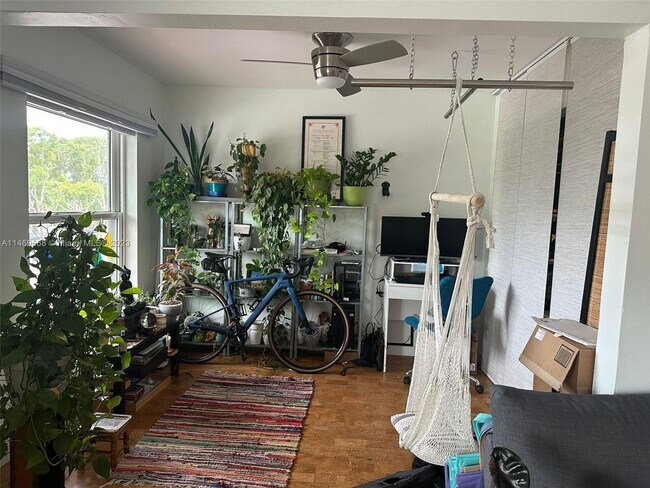 Building Photo - 12850 SW 43rd Dr