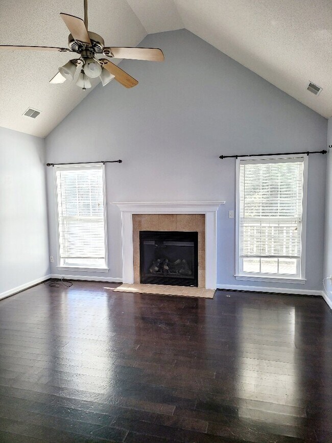Foto del edificio - 114 Wild Fern Ct