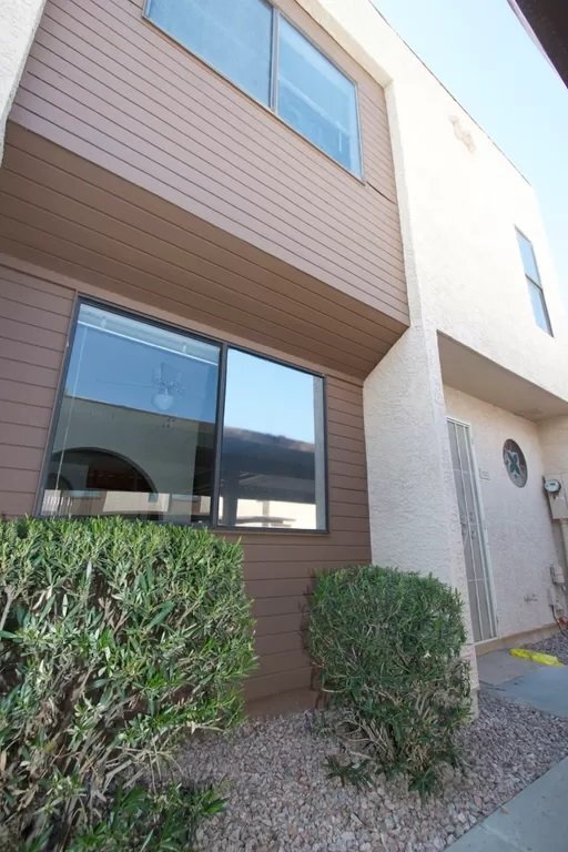 Foto del edificio - 3-Bedroom Tempe Condo with 2.5 bathrooms -...