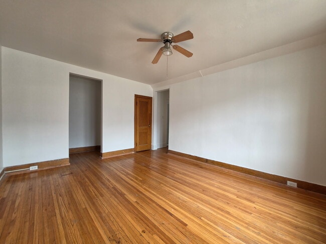 Building Photo - 429 Qu'Appelle Ave