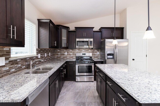 Foto del edificio - 13486 Doncaster St