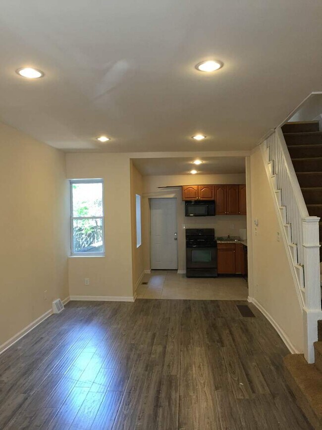 Building Photo - Stunning Remodel - Brewerytown