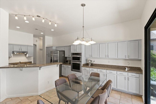 Foto del edificio - 4211 E Kirkland Rd