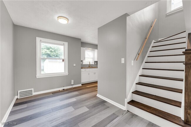 Foto del edificio - 330 E 200th St