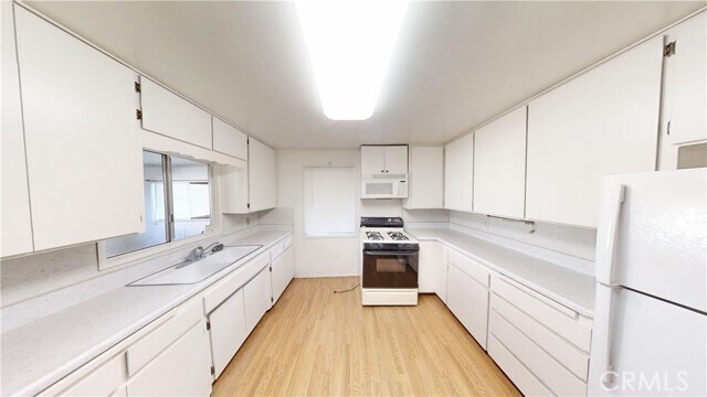 Foto del edificio - 642 W Ave L
