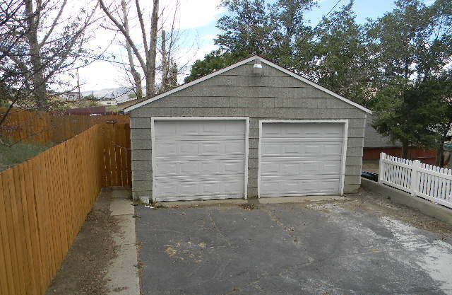 Foto del edificio - Available Now! Call the office to schedule...