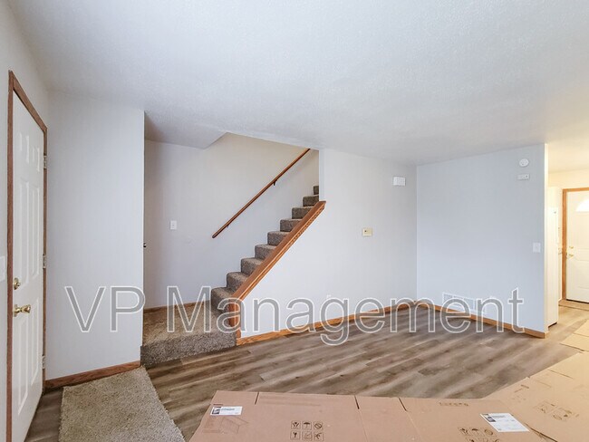 Foto del edificio - 15 Park Crest Ct