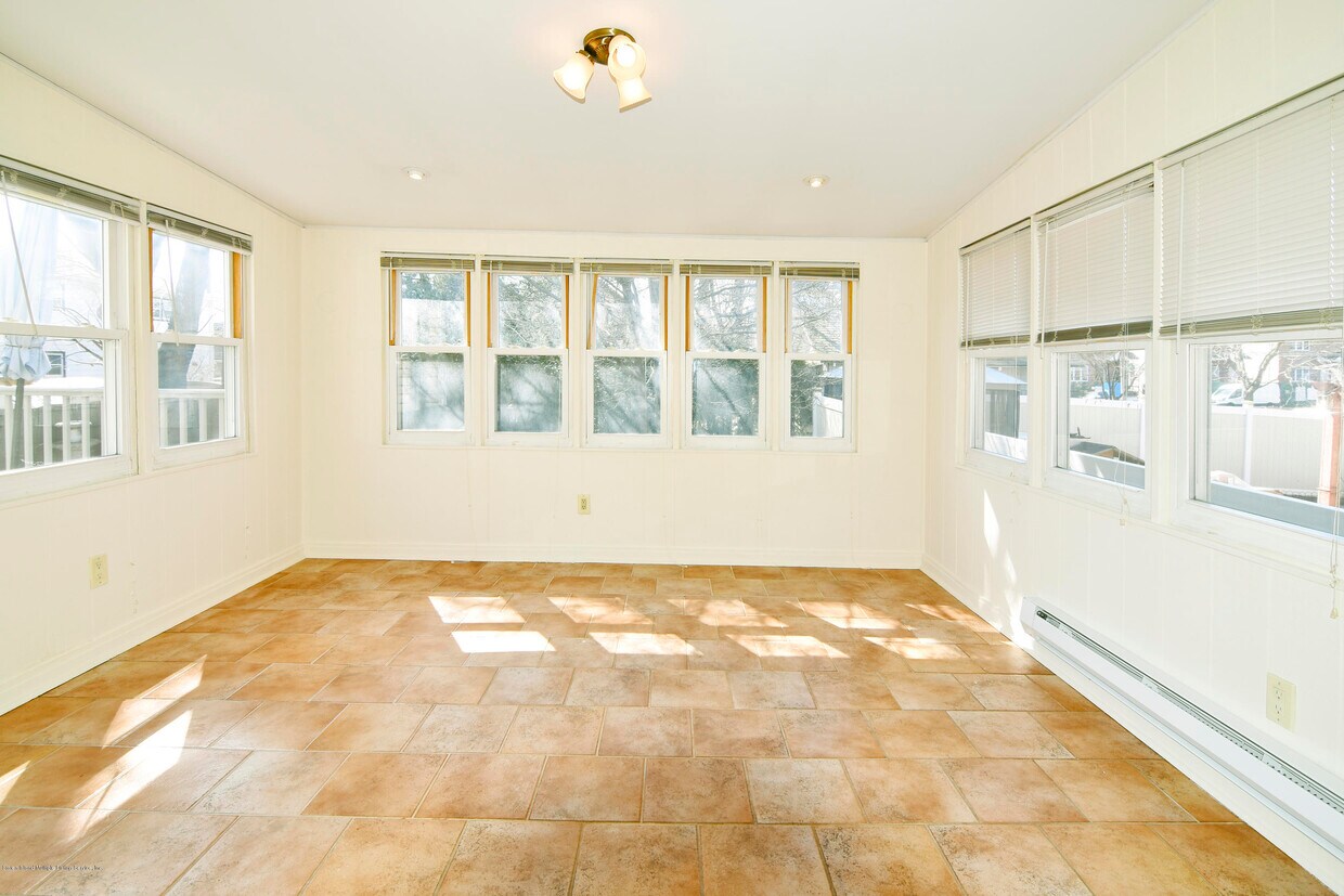 Primary Photo - 266 Atlantic Ave