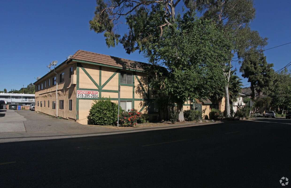 Primary Photo - 10635 Sherman Grove