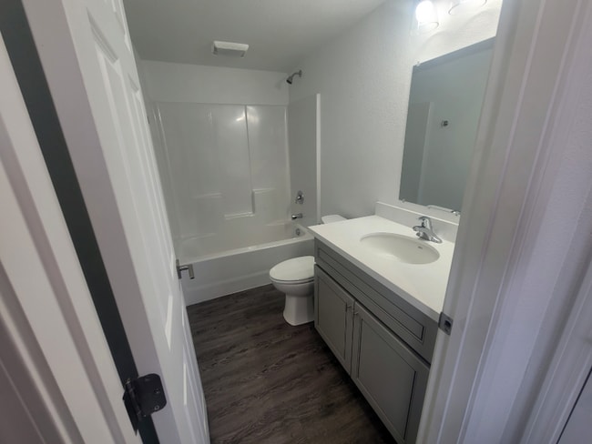 Building Photo - 1957 Harrison Ave